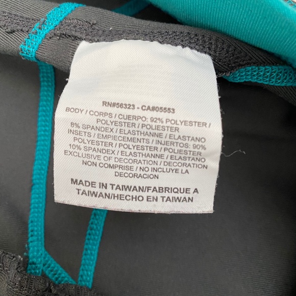 💥3/$25💥 NIKE Dri-Fit Workout Gray Capris Leggings Size M - Picture 9 of 9